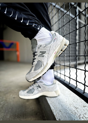 Сірі всесезон кросівки чоловічі і жіночі new balance 2002r protection pack gray | нью беланс 2002r сірі No Brand