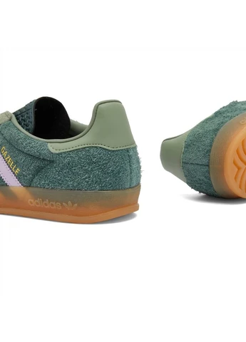 Зеленые кроссовки gazelle indoor green ji0323 adidas