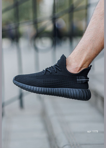 Черные летние мужские кроссовки black No Brand YeeZy 350v2