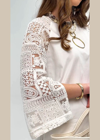Молочна вишукана трикотажна блуза з мереживним рукавом - ua54 / eu48 Iren Klairie
