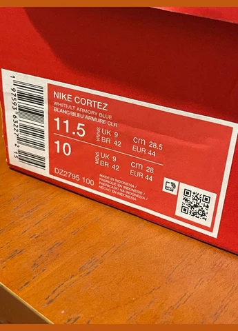 Білі всесезонні кросівки Nike Cortez TXT White