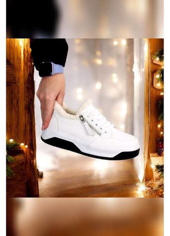 Женские зимние кожаные кроссовки белые на чёрной подошве тёплые с мехом Viki Кросівки белые зима (369719501)