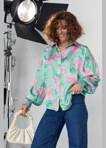 Салатовая шелковая блуза на гудзиках с узором в цветы. Lurex