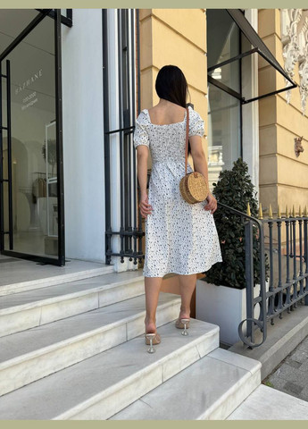 Білий красива приємна до тіла принтована літня сукня з відкритим декольте і коротким рукавом, повсякденне легке ніжне плаття No Brand