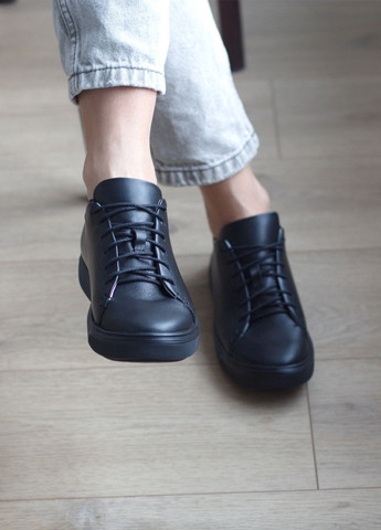 Чорні кеди жіночі класичні з натуральної чорної шкірі на чорній підошві . Zlett 3526