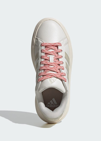 Бежевые всесезонные кроссовки grand court platform adidas