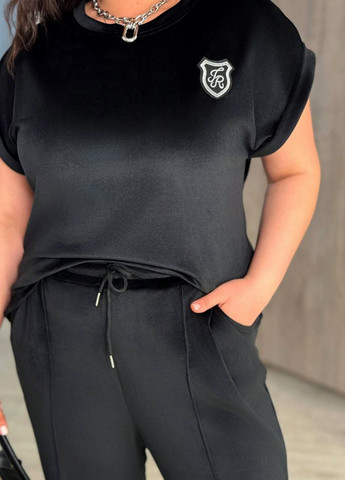 Велюровый брючный костюм с коротким рукавом Modena (322337044)