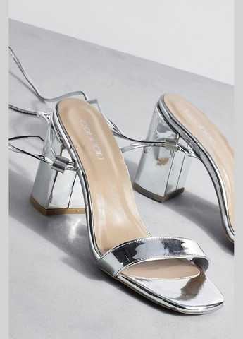 Серебряные босоножки на каблуке Boohoo