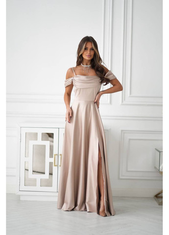 Бежева святковий, вечірня атласна сукня максі зі спущеними рукавами та драпіруванням MonCher