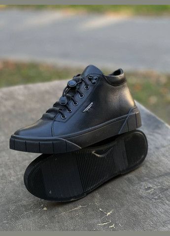 Черные зимние ботинки Vakko