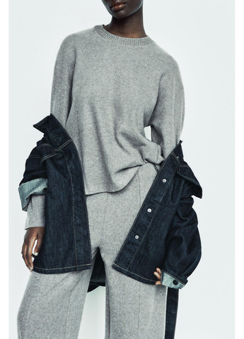 Серый демисезонный мягкий свитер Zara