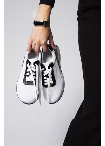 Білі осінні білі жіночі текстильні кросівки із чорними вставками Villomi