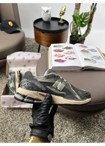 Серо-бежевые кроссовки dark grey beige (размер ) No Brand 1906D