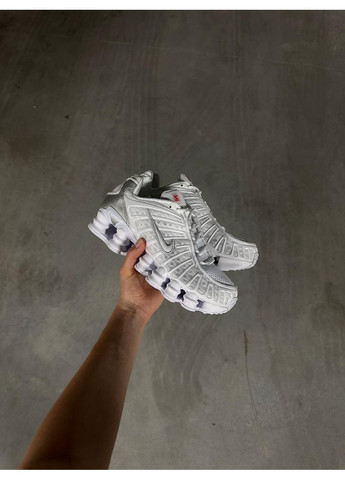 Кроссовки женские Nike White/Silver No Brand Shox TL белые демисезоны (369548024)