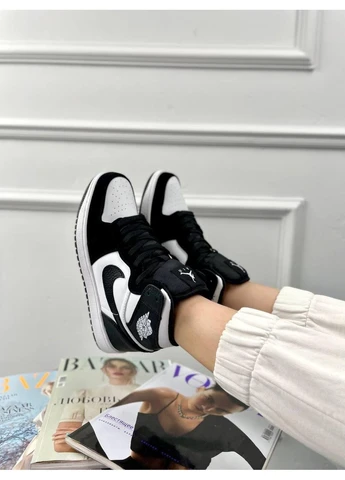 Белые летние кроссовки nike air jordan 1 retro high black white 3 найк аир джордан No Brand