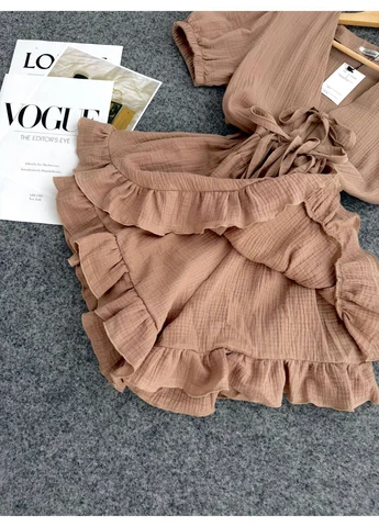 Комбінезон мусліновий жіночій. Верх кофта низ шорти-юбка. No Brand бежевий