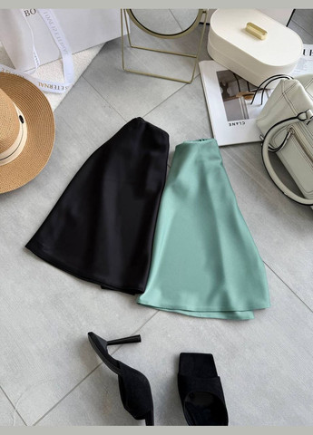 Оливковая повседневная однотонная атласная юбка Adelante клешированная