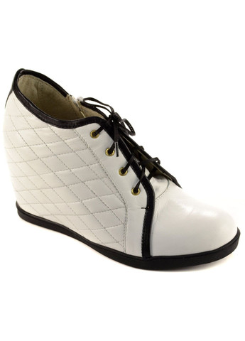 Белые женские туфли на высоком каблуке - фото