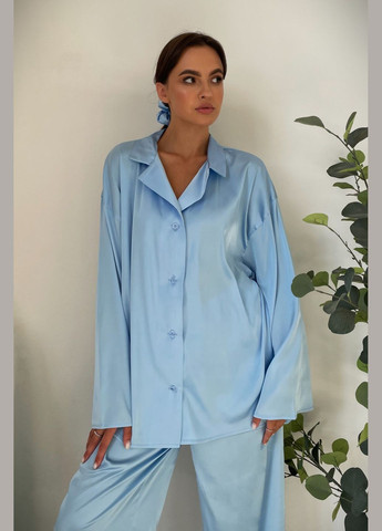 Світло-синя всесезон піжама шовкова жіноча обійми light blue футболка + штани Without