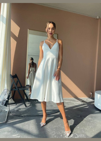 Белое коктейльное платье с юбкой-солнце, а-силуэт FashionYouWant однотонное