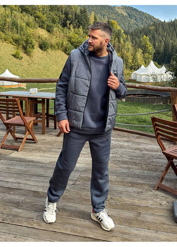 Графитовый демисезонный костюм теплый тройка жилет плащевка канада,синтепон 150,штаны и свитшот трехнить на флисе Україна