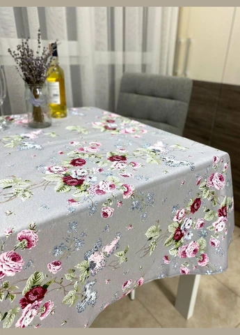 Скатерть водоотталкивающая Розовые бутоны 120 х 175 см No Brand (301038275)