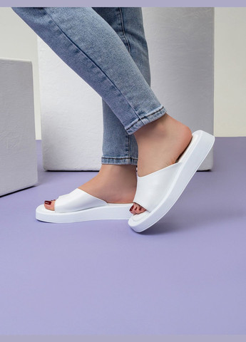 Белые шлепанцы ISSA PLUS