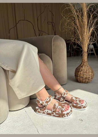 Светло-коричневые босоножки из натуральной замши на платформе 4 см No Brand на липучке