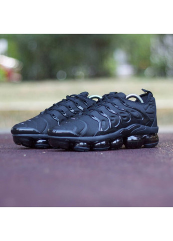 Белые демисезонные кроссовки nike air vapormax plus triple black 924453-004 No Brand