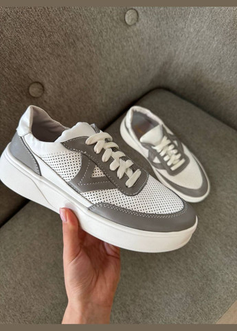 Кроссовки Prellesta белые (337503702)