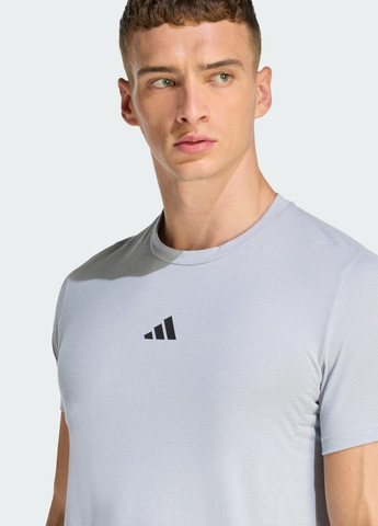 Сіра футболка designed for training workout adidas