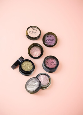 Пигмент для век Iconic Pigment 153 Green Tea 1,9 г Hean Eyes (325701847)