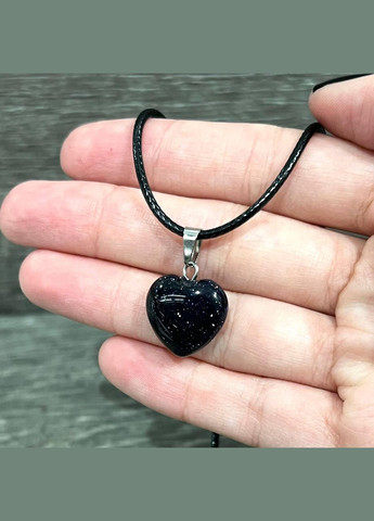 Кулон з натуральним каменем Авантюрин "Ночі Каїра" у формі міні сердечка на шнурку в подарунковій коробочці Овен (331291844)