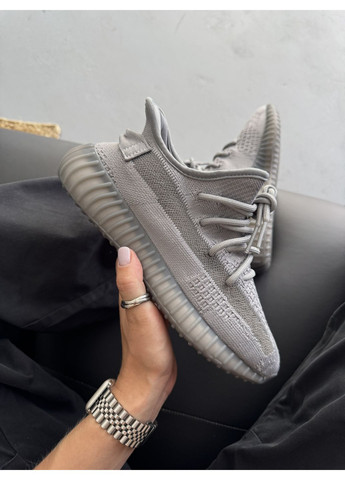 Серые демисезонные кроссовки мужские adidas yeezy 350 grey адидас изи буст No Brand