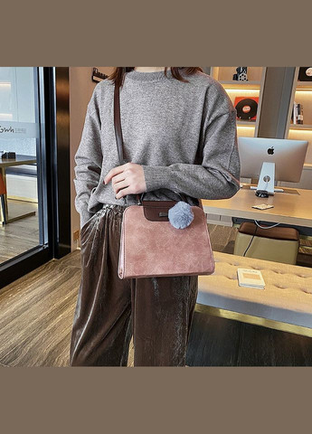 Жіноча міні сумка з хутряним брелоком Рожевий No Brand (298997134)