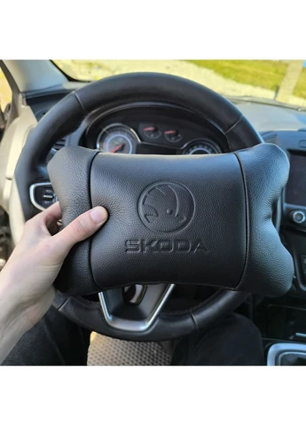 Набір авто подушок Skoda з натуральної шкіри + брелок, Автоподушка на підголовник No Brand (401073188)