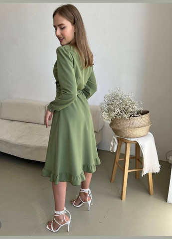 Оливковое кэжуал платье N.Family однотонное