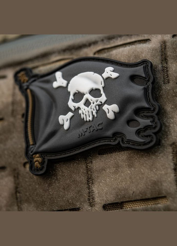 Нашивка Веселий Роджер PVC Black M-TAC (315047416)