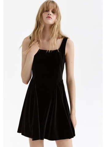 Чорна коктейльна жіноча велюрова сукня без рукавів н&м (58745) xs чорна H&M