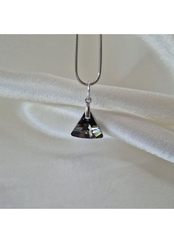 Срібна підвіска Трикутник Камінь Сваровськи Срібло 925 проби 36280 - 16 2.30г No Brand (350199150)