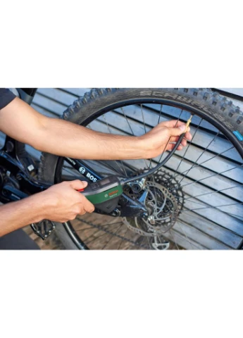 Автомобільний компресор EasyPump, 3.6V, 3Ah, 10.3 бар, 10 л/хв, 0.4кг (0.603.947.000) Bosch (398226876)