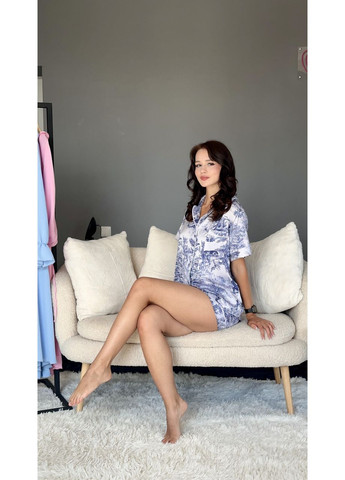 Біла всесезон піжама жіноча з шовку діор сорочка і шорти білий/синій Maybel