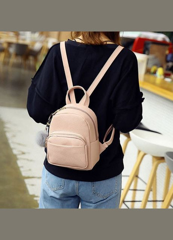 Женский мини рюкзачок с меховым брелком маленький рюкзак эко кожа Розовый No Brand (301083261)