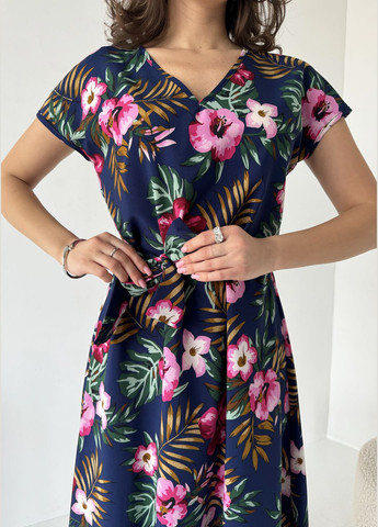 Синее коктейльное, джинсовое, повседневный, кэжуал трендовое нежное платье из софта в цветочный принт а-силуэт INNOE с цветочным принтом