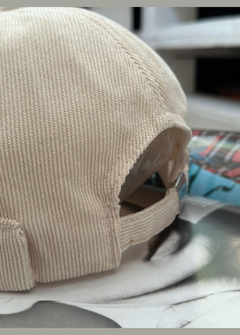 Коротка шапка міні біні вельветова в рубчик,докер Бежевий 56-60р No Brand (299339532)