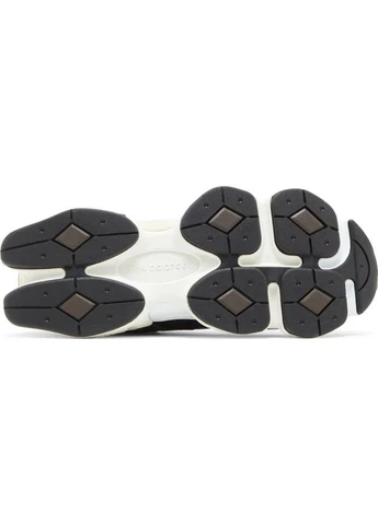 Коричневые кроссовки 9060 marron/noir brown black white - u9060brn 45 - 29 см No Brand