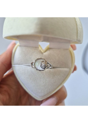 Серебряное кольцо Цветок с Перламутром размер серебро 925 пробы Родированное 6673р 2.77г No Brand (352477385)