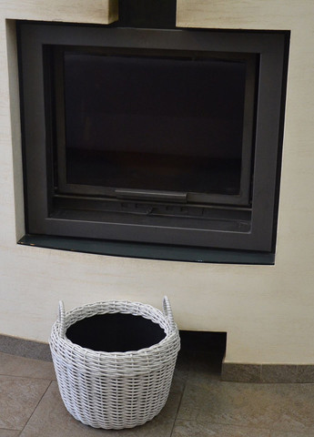 Корзина для дров плетеная (дровница) из искусственного ротанга ручной работы. Цвет Белая береза. 20 литров Handmade (327878840)