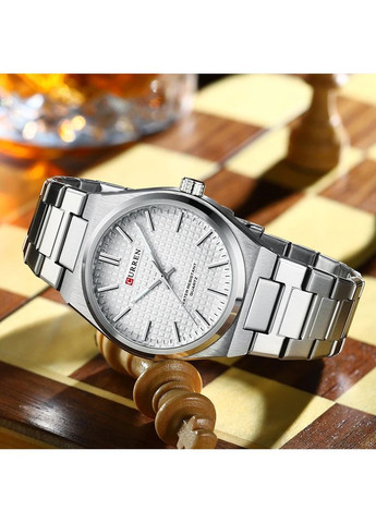 Годинник кварцовий сріблястий для чоловіків стрілочний з календарем і водонепроникністю 30 м ProDobro (367266680)