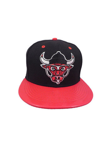 Чорна кепка з червоним лаковим козирком КиП (317284082)